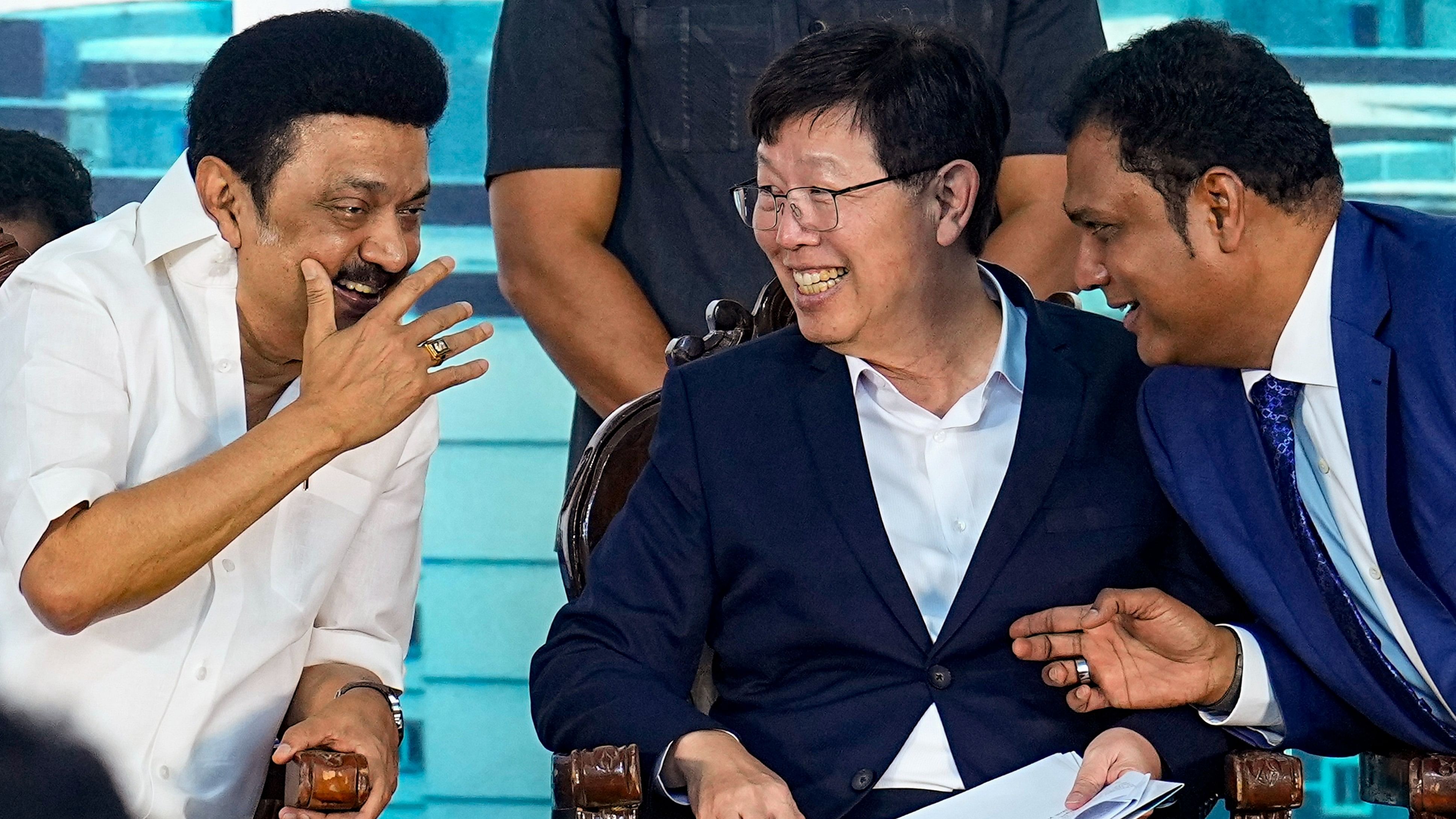 <div class="paragraphs"><p>File photo of Tamil Nadu Chief Minister M K Stalin, Foxconn Chairman Young Liu and Tamil Nadu Minister of Industries TRB Rajaa</p></div>